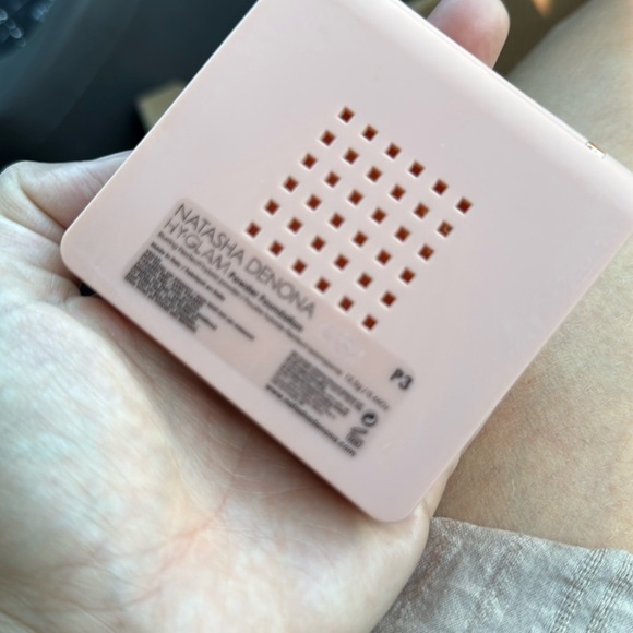 Natasha Denona powder foundation p3 - Picture 3 of 3